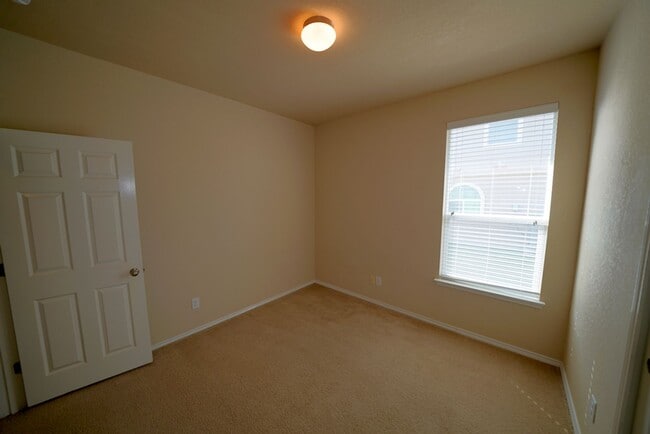 Building Photo - Beautiful home now available in the coveted Riata subdivision of Schertz, TX! Realtor Commission:...