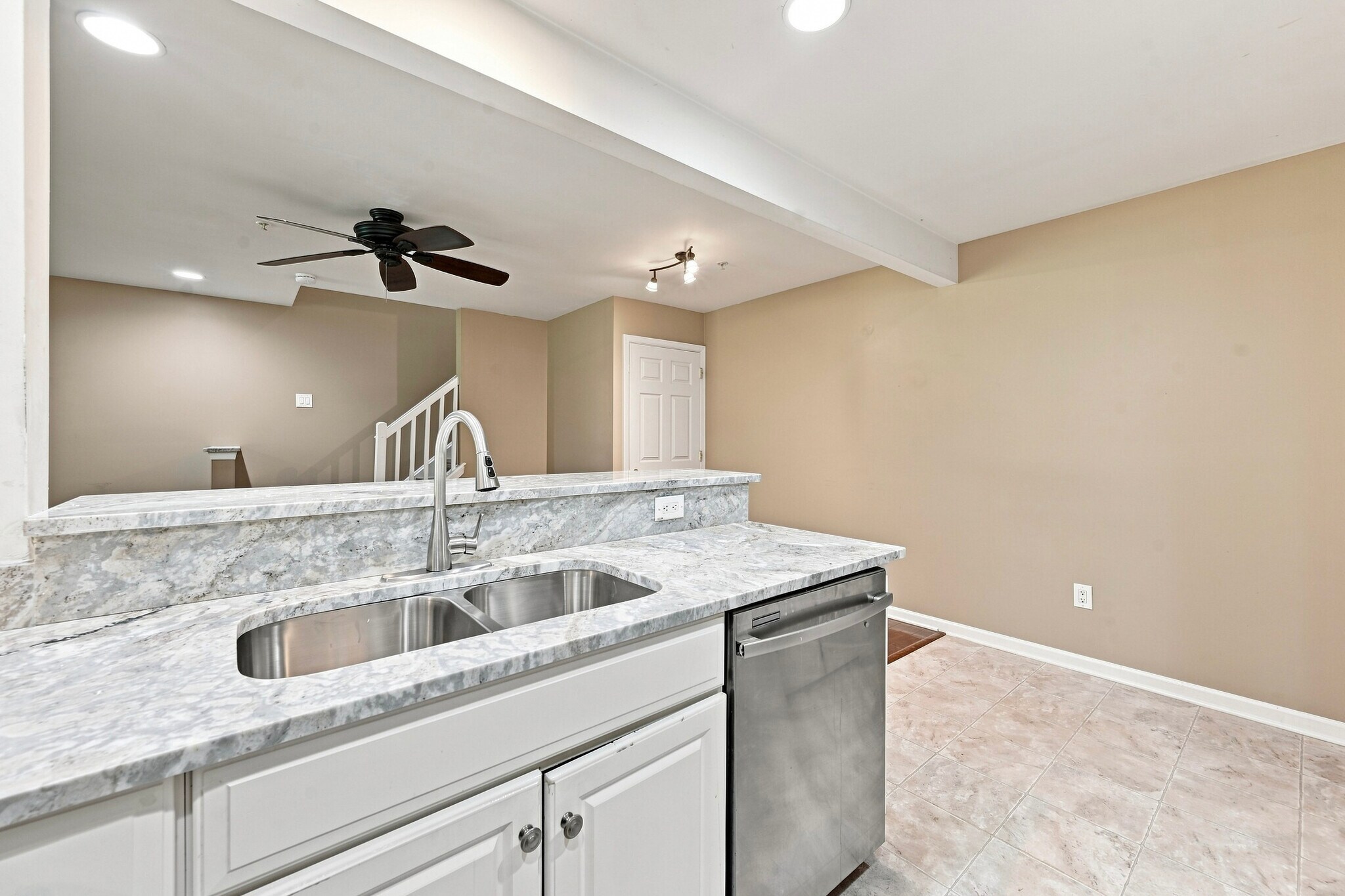 Building Photo - 278 Flagstone Rd