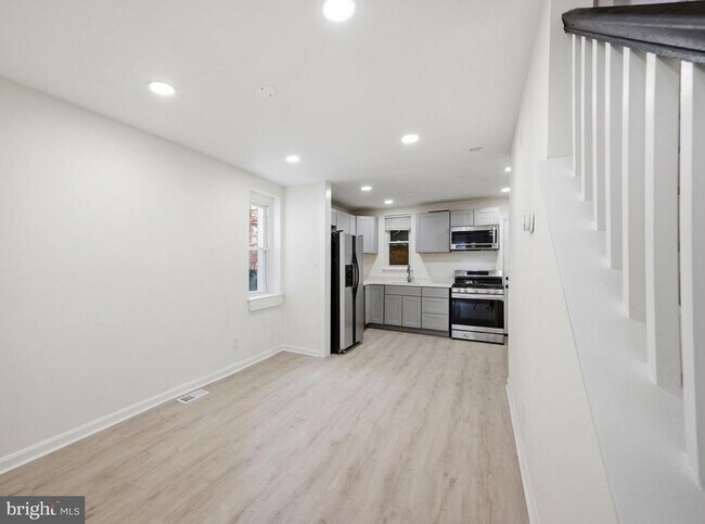 Building Photo - 2636 Lauretta Ave