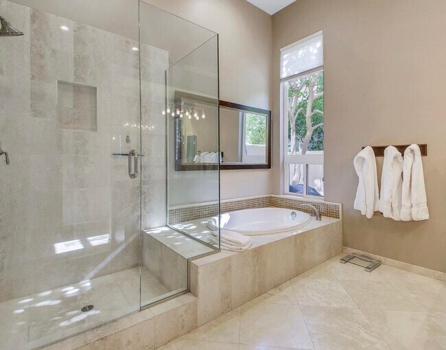 Building Photo - 81045 Golf View Dr