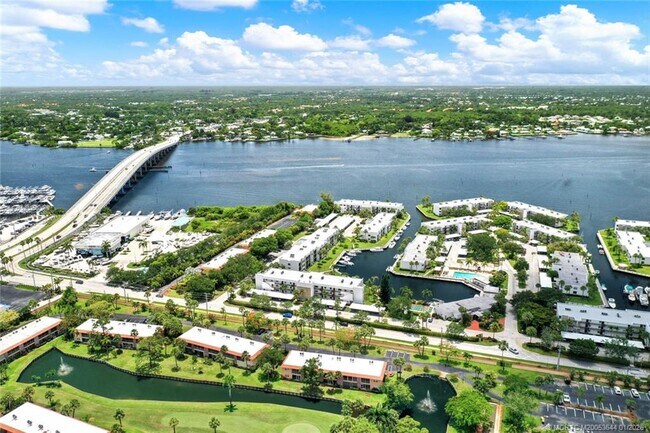 Building Photo - 1950 SW Palm City Rd