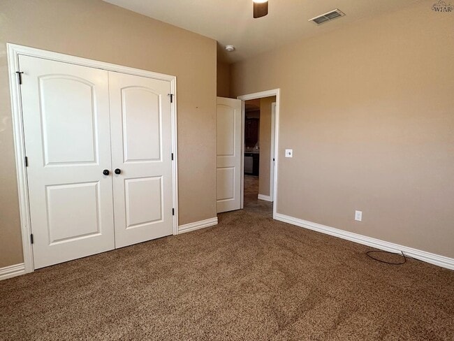 Building Photo - 6018 Oakmont Dr
