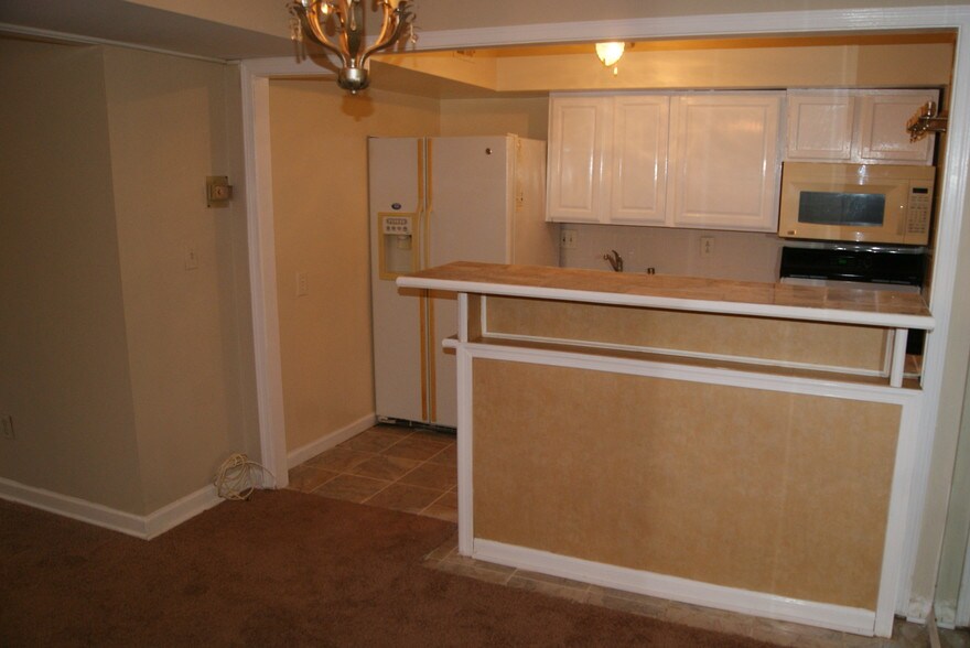 Building Photo - 7514 Spring Lake Dr