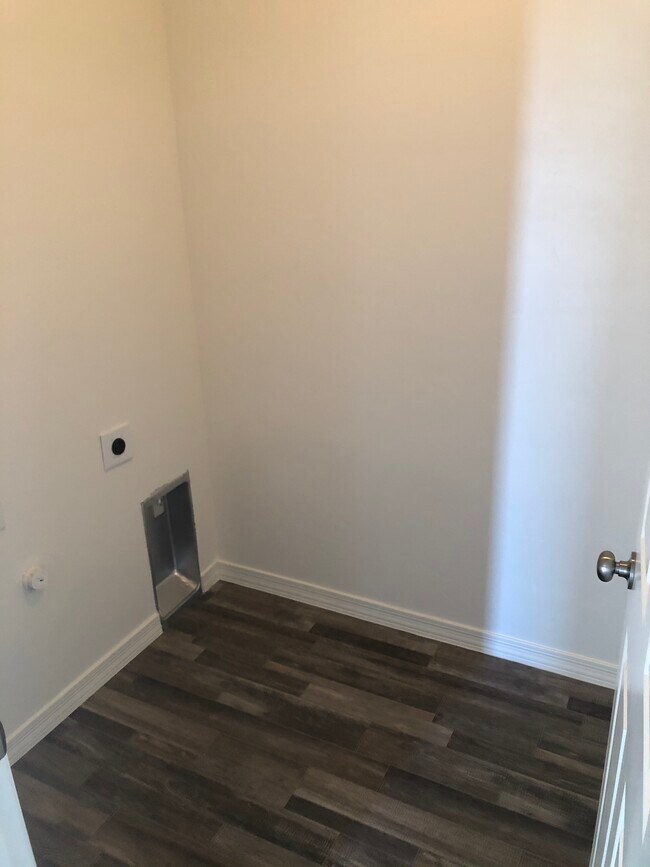 Building Photo - 1628 Paige Dr