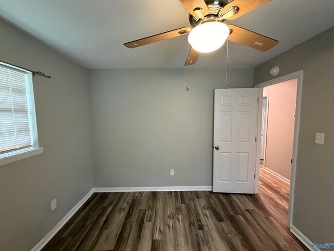 Building Photo - 1087 Seminary St