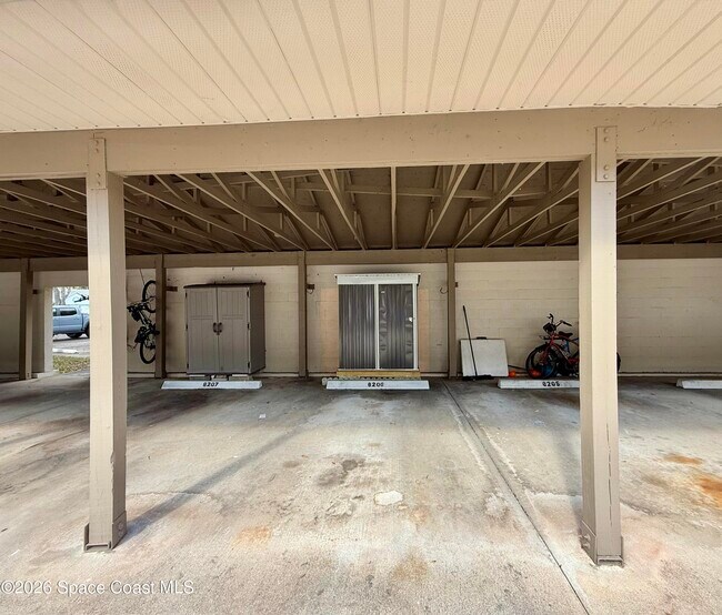 Building Photo - 1600 Woodland Dr