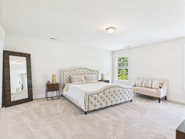 Building Photo - Spacious 5-Bedroom Colonial Home for Rent ...