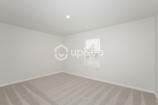 Building Photo - Fantastic 4bd/2.5ba home! Let yourself in!