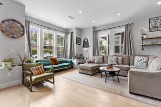 Building Photo - 761 Washington St