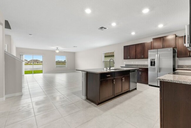Building Photo - LIKE NEW Home For Rent in Creek Preserve!