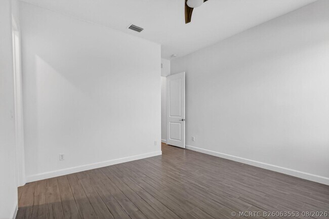 Building Photo - 799 Hookline Cir