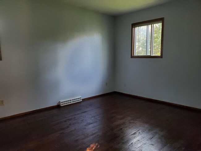 Building Photo - 2418 Adler Cir