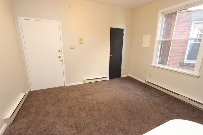 Building Photo - WALNUT ST -- 161