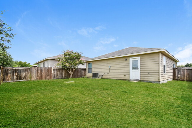 Building Photo - 11231 Pecan Canyon