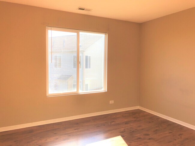 Building Photo - 1609 Fredericksburg Ln