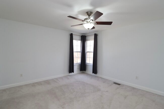 Building Photo - 2969 Columbia Dr