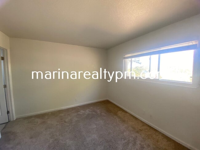 Building Photo - Charming 3 bedroom, 2 bathroom home locate...