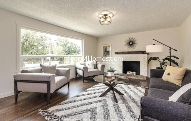 Building Photo - Gorgeous Updated Home in Oak Grove - 4 Bedrooms!