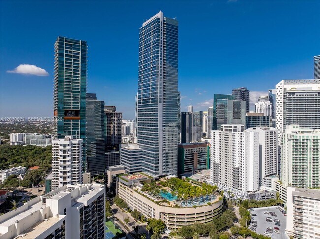 Building Photo - 1435 Brickell Ave