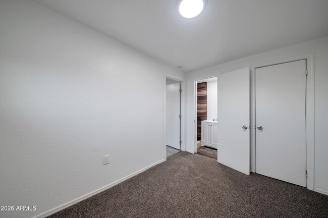 Building Photo - 1108 S 33rd Ave