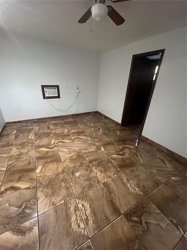 Building Photo - 700 N 68th Way