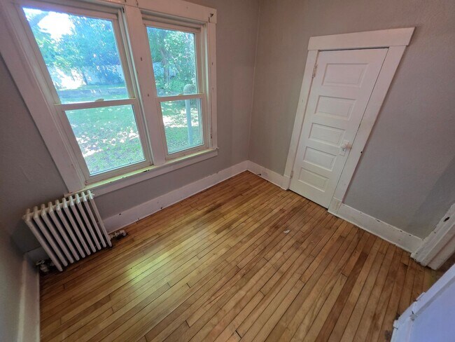 Building Photo - 1812 Kendall St