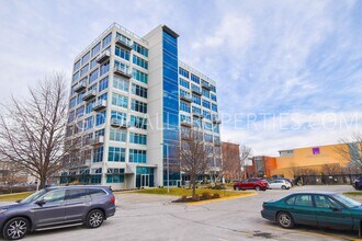 Building Photo - One Bedroom Loft Downtown (utilities Included)