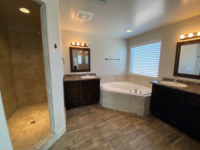 Building Photo - Gorgeous Home with HUGE backyard and play-set.