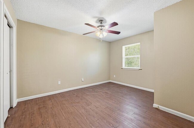 Building Photo - 8011 Lazy Ln