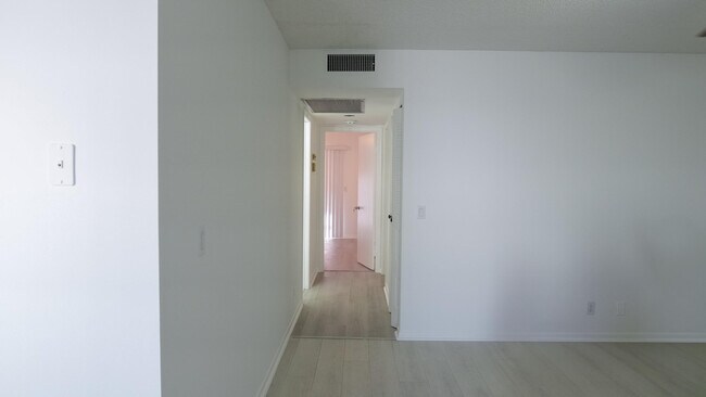 Building Photo - 400 SW 134th Way