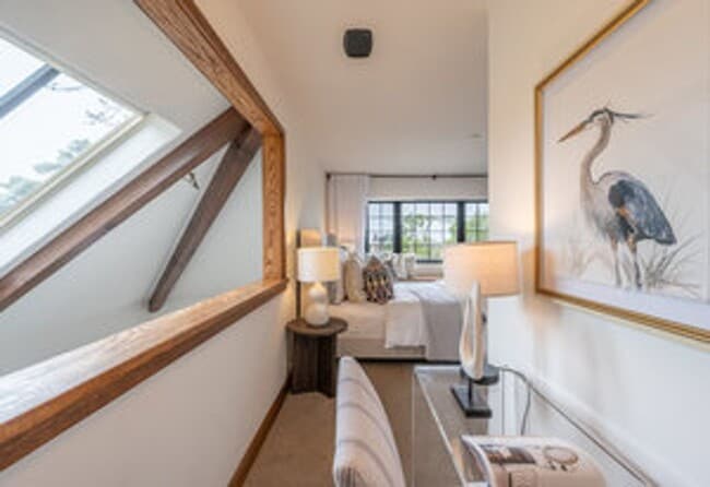 Building Photo - 1 Bed Condo in the Heart of Carmel-by-The-...