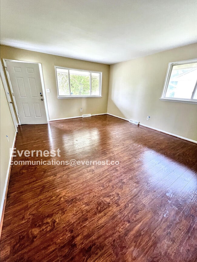 Building Photo - 4222 N Askew Ave