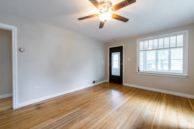 Building Photo - 2526 1st Ave N