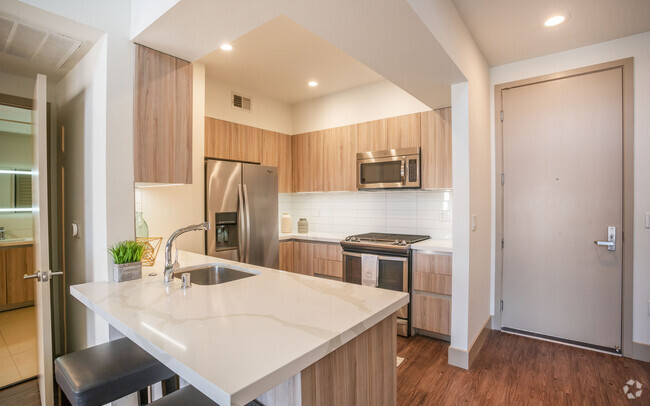 Building Photo - Living at Santa Monica