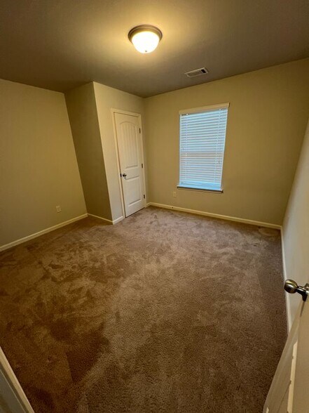 Building Photo - 229 Turtle Creek Dr