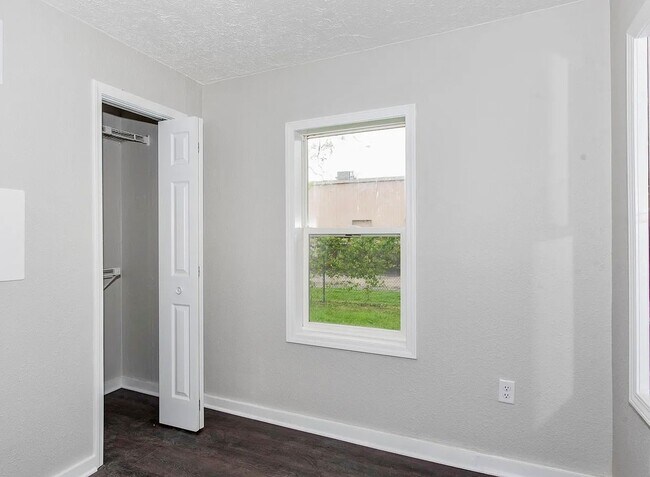 Building Photo - 1226-1222 Shakespeare Ave