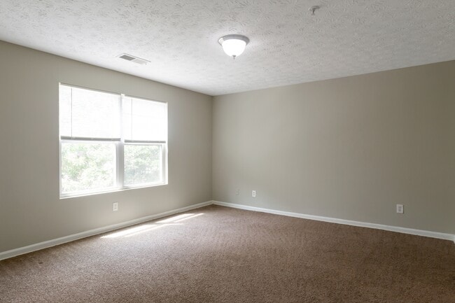 Building Photo - 6302 Fairington Village Dr