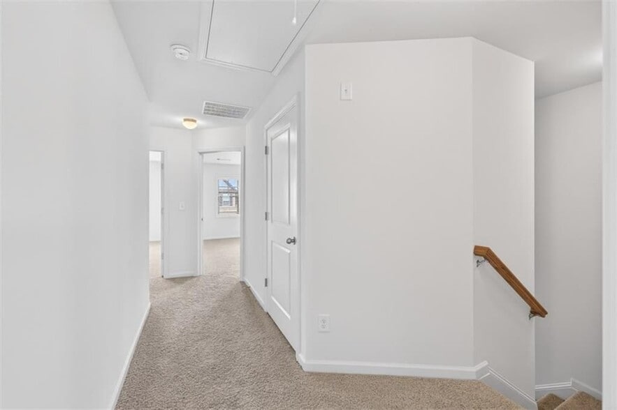 Building Photo - 5524 Garens Way