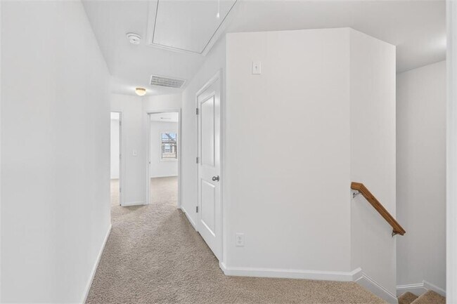 Building Photo - 5524 Garens Way