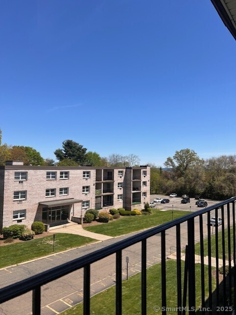 Building Photo - 308 Meadowside Rd