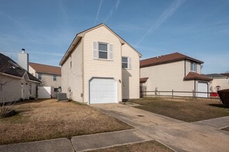 Building Photo - Newly Renovated 3 Bedrooms 2.5 Bathroom Home