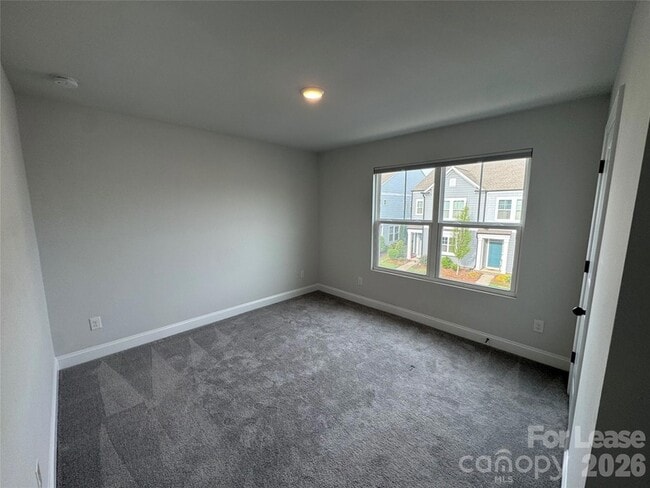 Building Photo - 335 Ladybird Ln