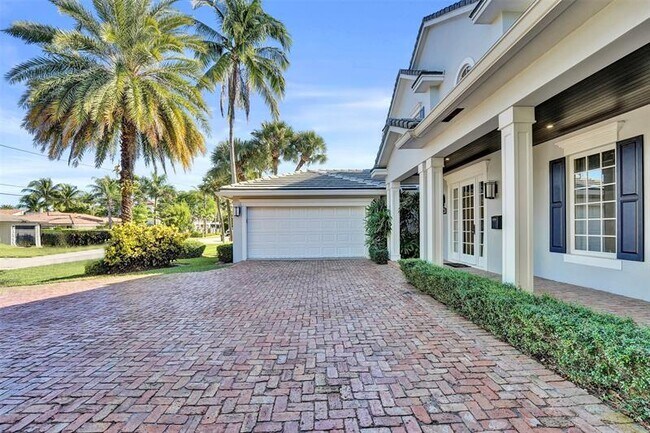 Building Photo - 1744 SE 9th St