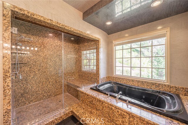 Building Photo - 3331 Oakmont View Dr