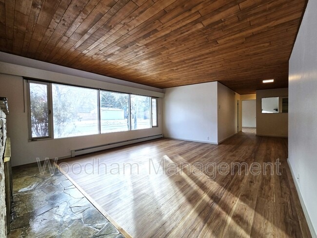 Building Photo - 621 S 14th Ave