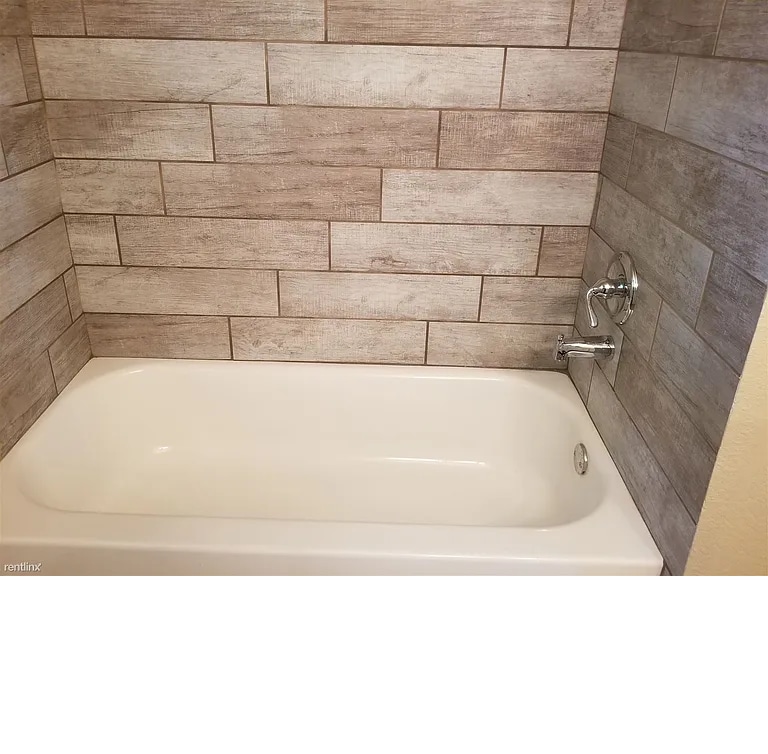 Building Photo - 7065 Bellfort Ave