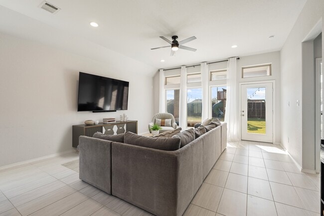 Building Photo - 6907 Myrtle Dr