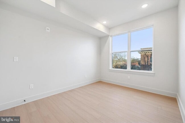 Building Photo - 5521 Wayne Ave