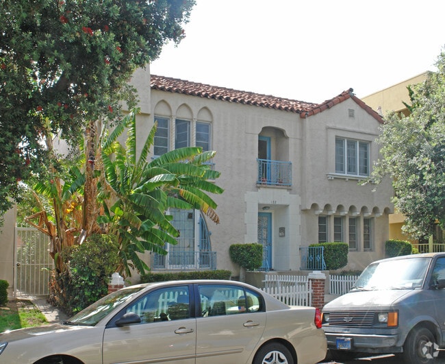 Building Photo - 132 N Clark Dr