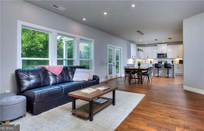 Building Photo - 419 McInnes Cir